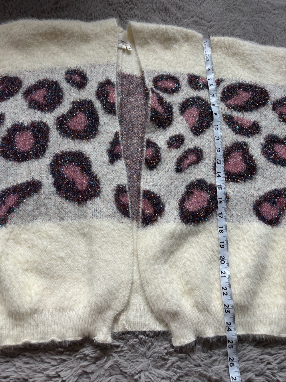 Anthropologie Fuzzy shimmer metallic leopard print shall one size - Picture 7 of 7